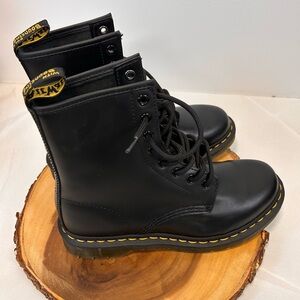 Dr. Martens The 1460 Original smooth black leather lace up boots Women’s Size 7